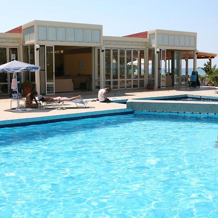 Hotel Kathrin Beach Adelianos Kampos Exterior foto