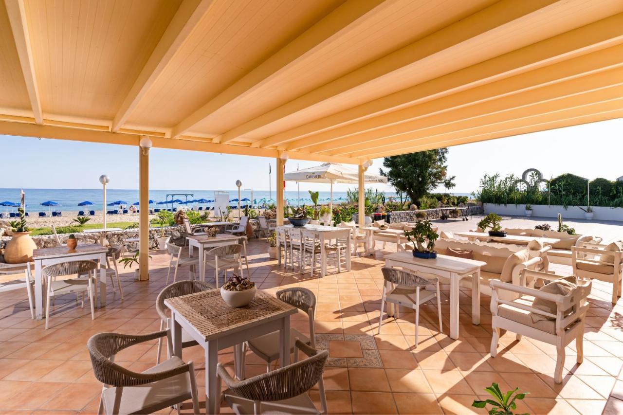 Hotel Kathrin Beach Adelianos Kampos Exterior foto